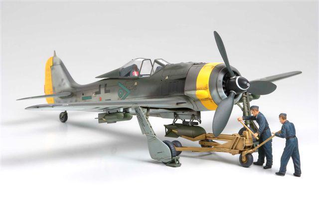 ﹬ ɻ 61104 Fw190 F-8/9