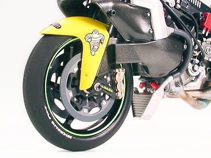 ﹬ Ħ 14086 YZR500 01TECH3