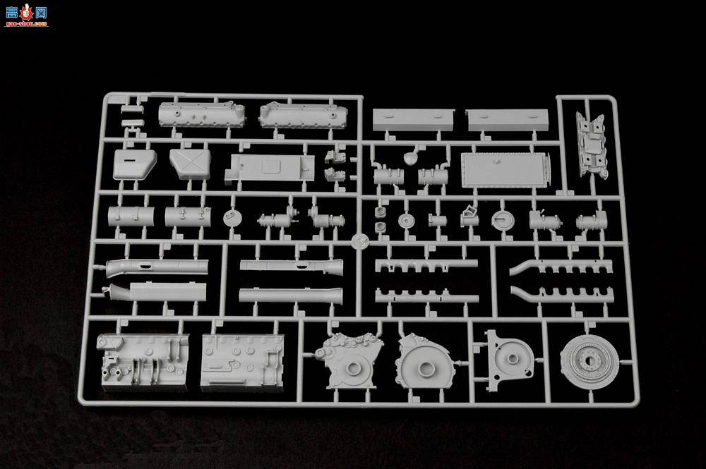 小号手 坦克 00910 德国虎王坦克2合1(亨舍尔炮塔和波尔舍炮塔)