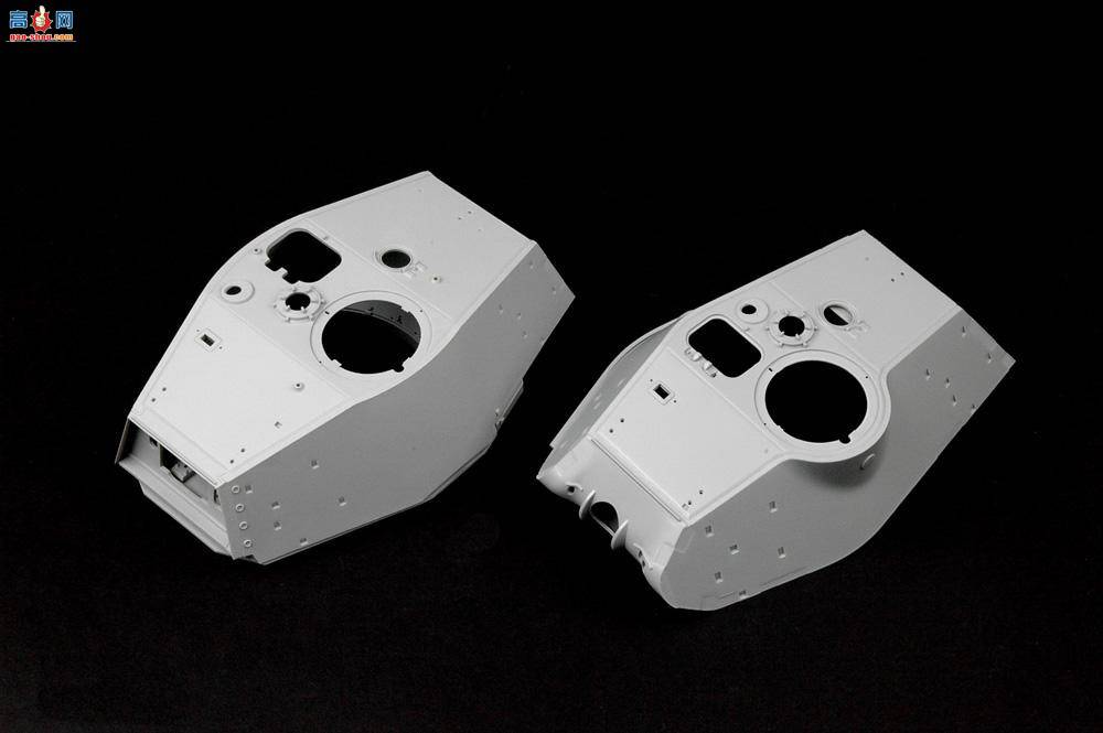 小号手 坦克 00910 德国虎王坦克2合1(亨舍尔炮塔和波尔舍炮塔)