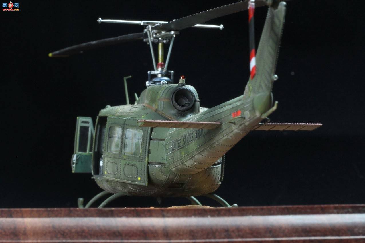 Сӥ  UH-1 ��ӥֱ����