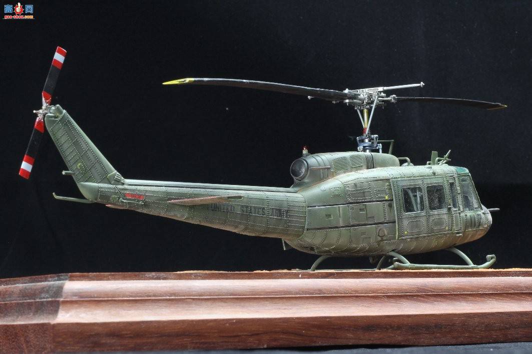 Сӥ  UH-1 ��ӥֱ����