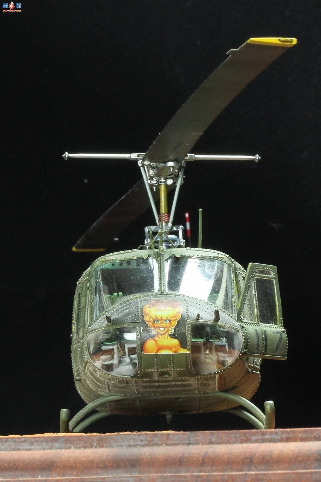 Сӥ  UH-1 ��ӥֱ����