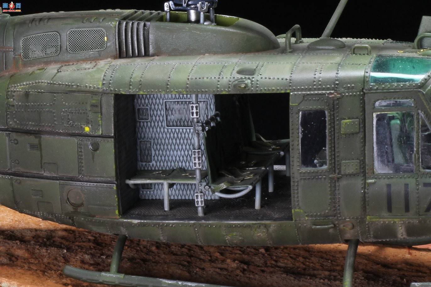 Сӥ  UH-1 ��ӥֱ����