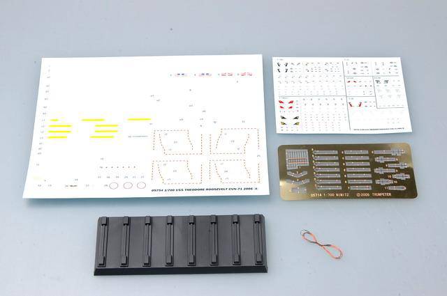 С 05754 ¶.˹źĸ CVN-71 2006