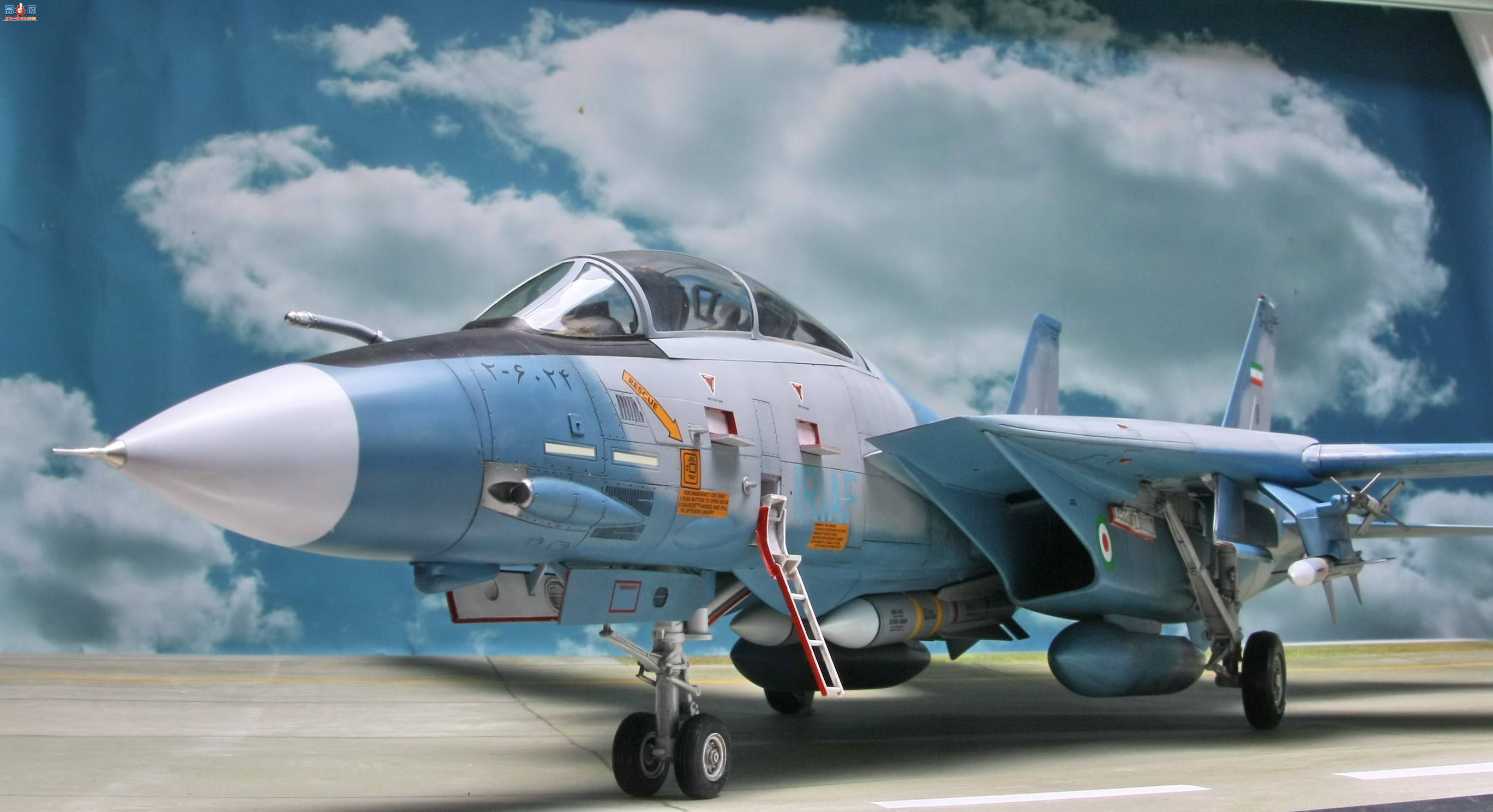 ﹬ 32 F-14A ս
