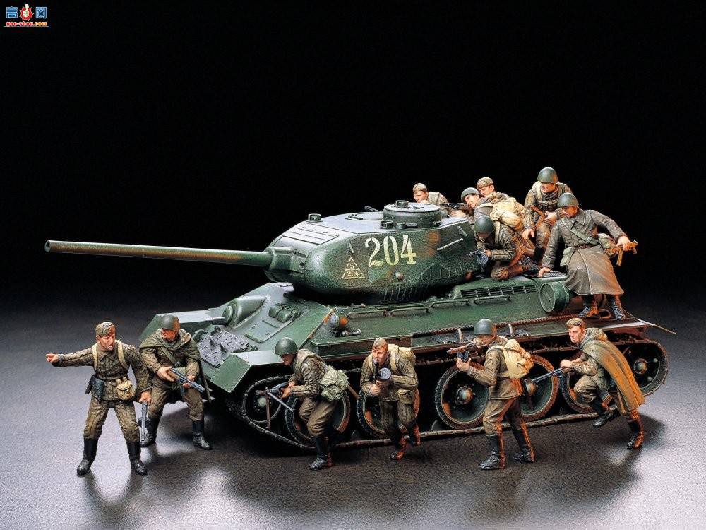﹬ ս 35138 T-34/85
