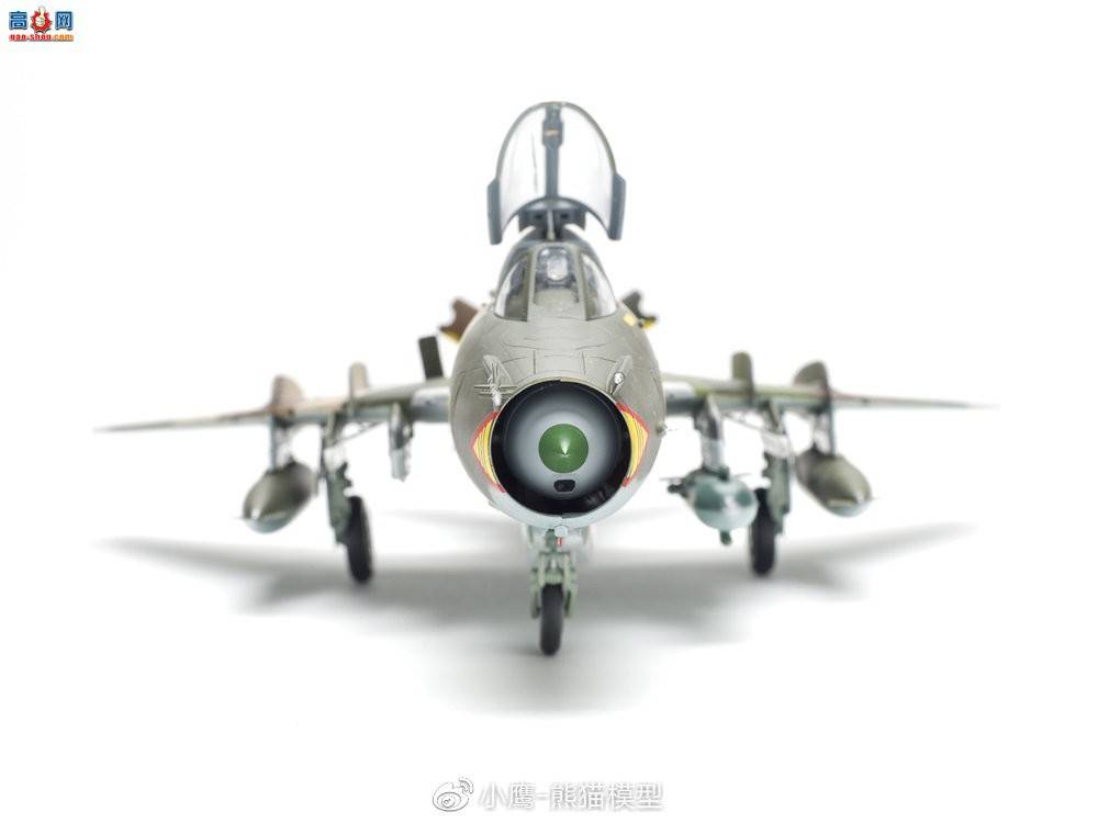 Сӥģ Kitty Hawk 1/48 Su-17 Fitter