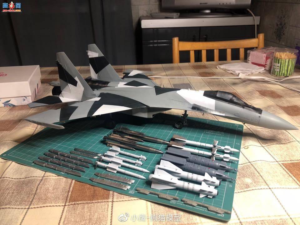 СӥƷKITTY HAWK 1/48 Su-35BM