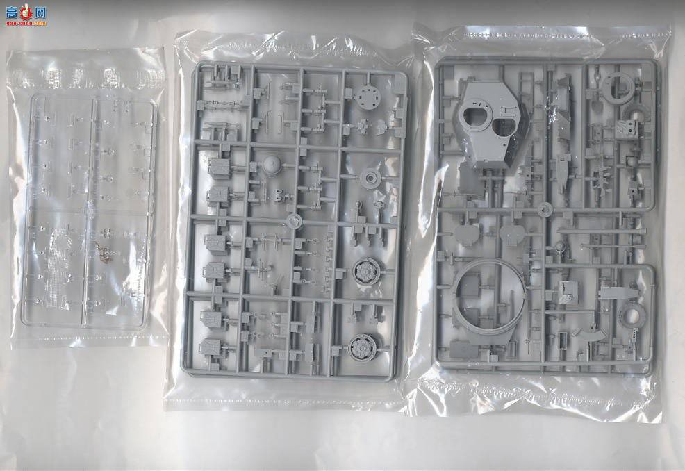 HobbyBoss װ׳ 82421 LAV-150ʽװ׳÷90mm