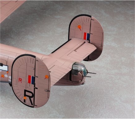 ���ȴ� ��ը�� 00558 E28 B-24D�����