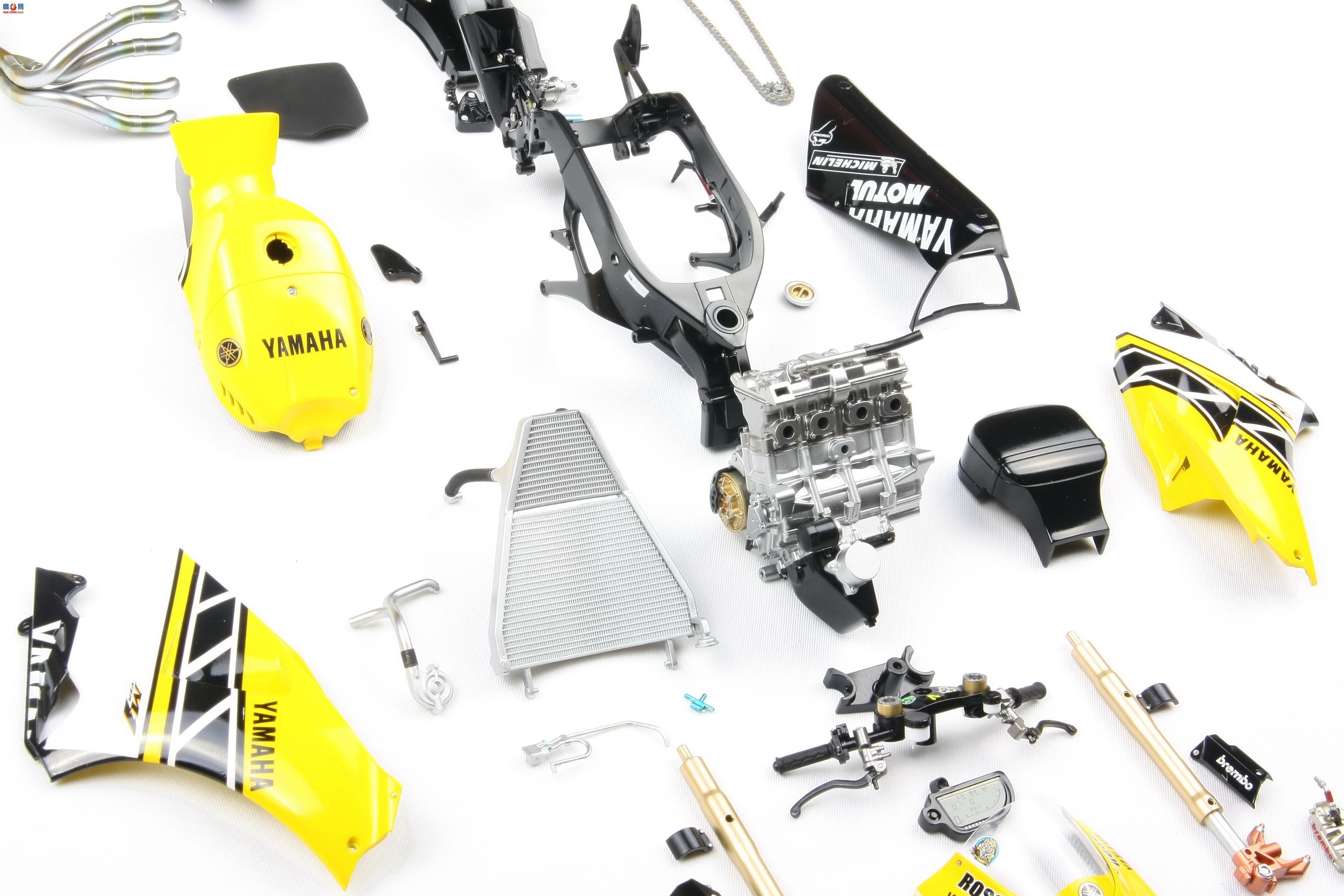 ԽģƷ | ﹬ YAMAHA YZR-M1Ħг