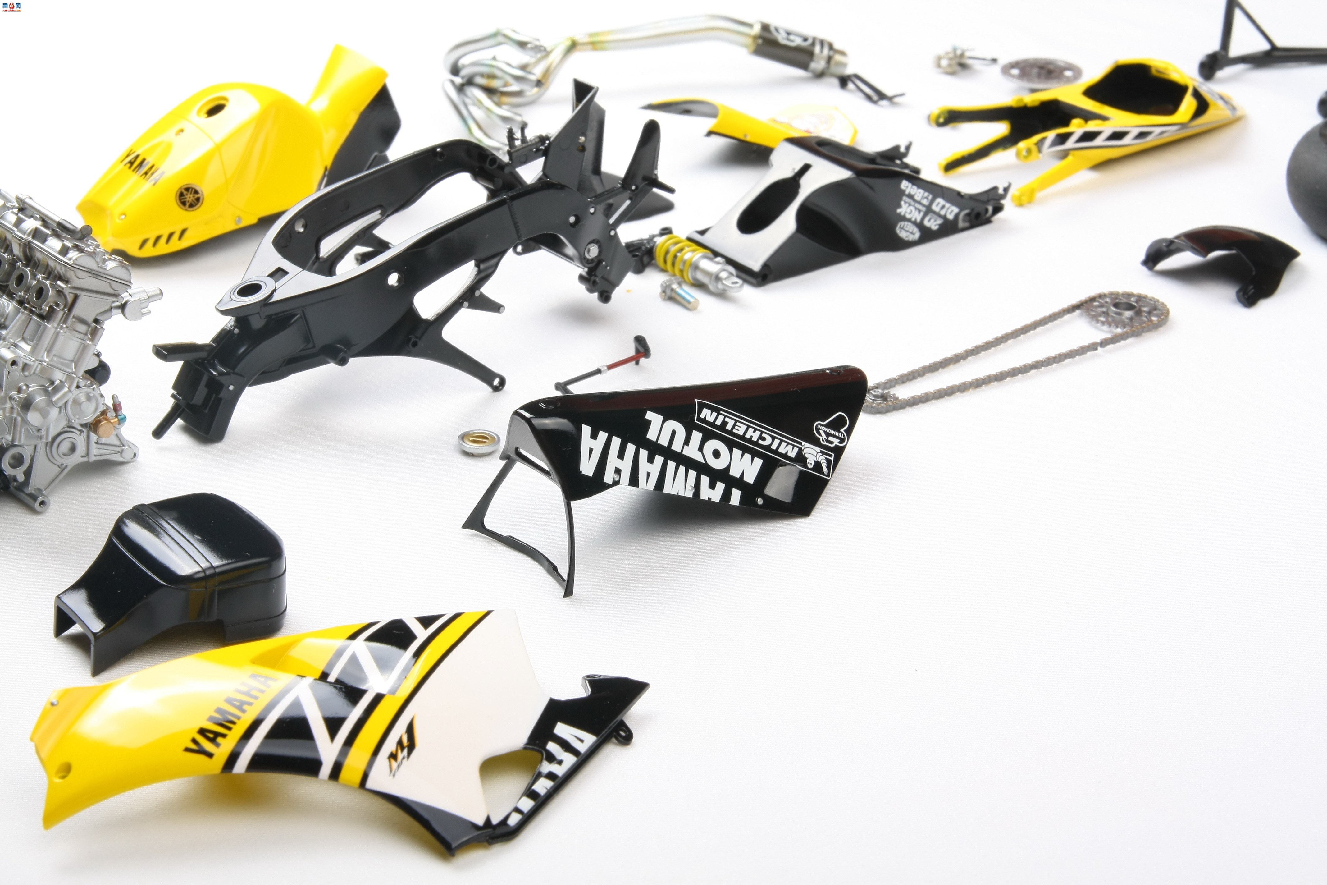 ԽģƷ | ﹬ YAMAHA YZR-M1Ħг