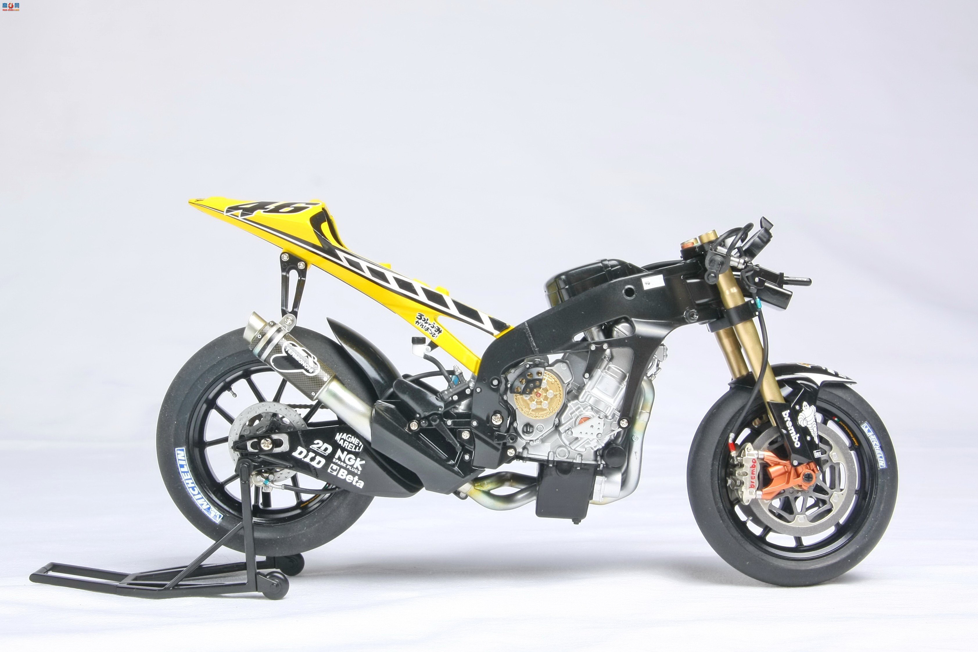 ԽģƷ | ﹬ YAMAHA YZR-M1Ħг