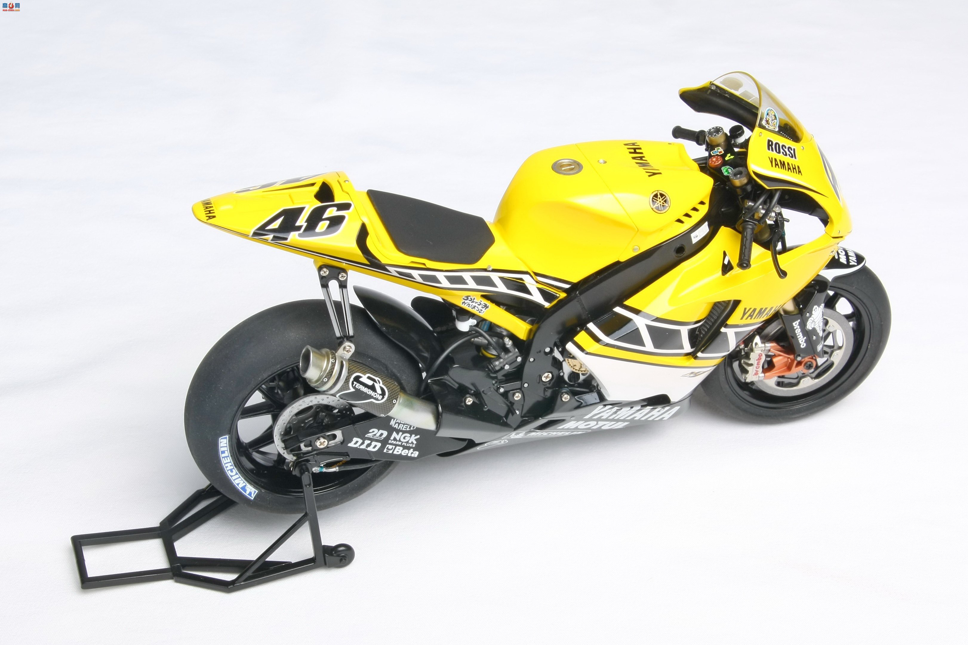 ԽģƷ | ﹬ YAMAHA YZR-M1Ħг