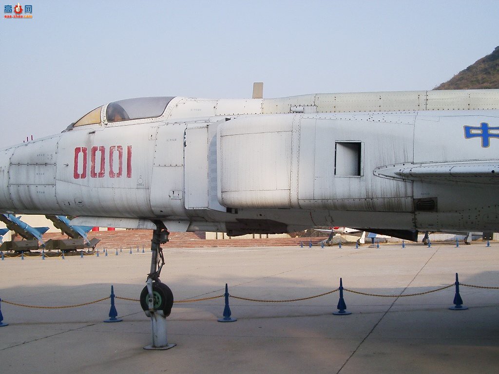 й 8II J-8B 뾨 ս