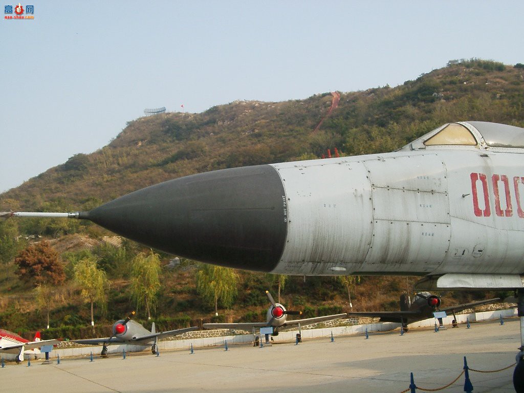 й 8II J-8B 뾨 ս