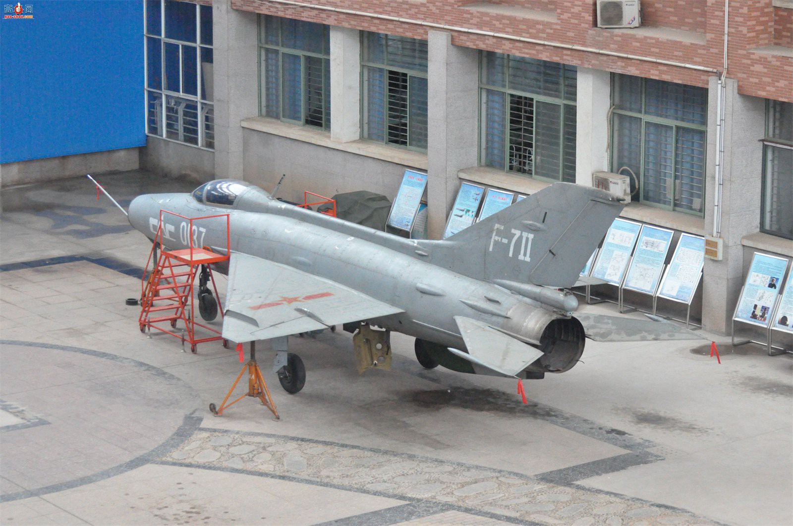 й ɷ 7II J-7II սԭ