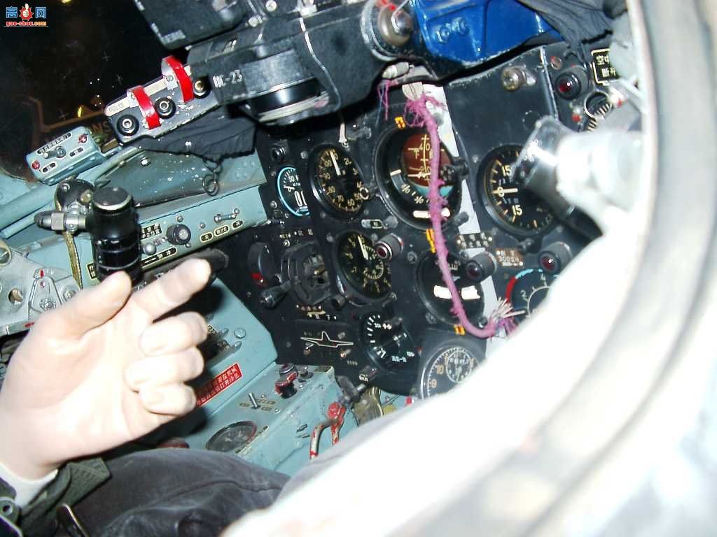й ׸-ά MiG-15 ս