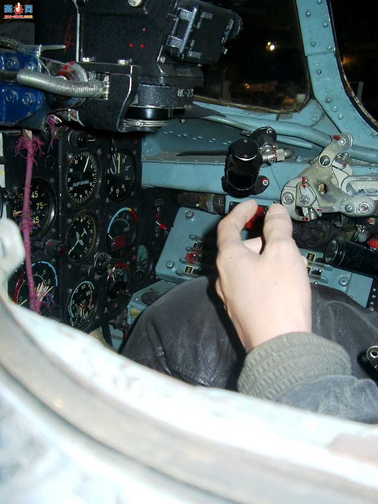 й ׸-ά MiG-15 ս