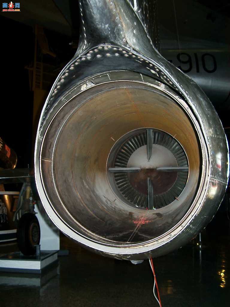 й ׸-ά MiG-15 ս