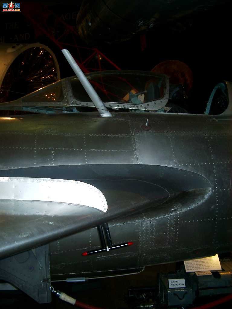 й ׸-ά MiG-15 ս
