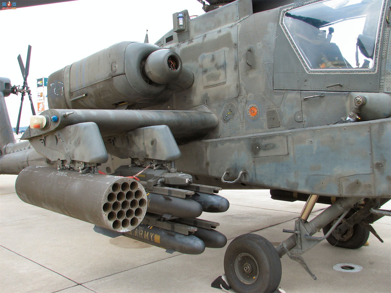  AH-64Aװֱ