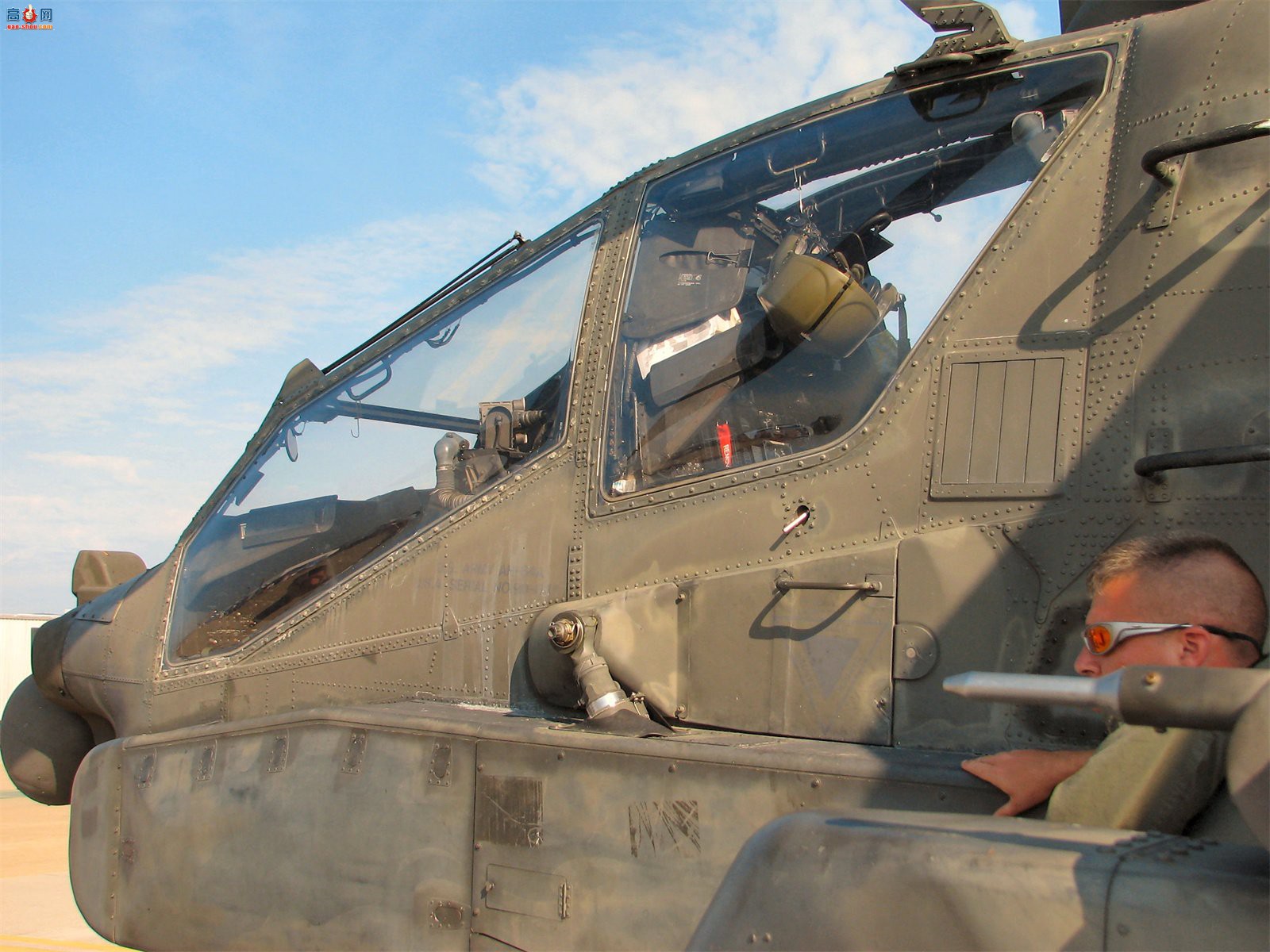  AH-64Aװֱ