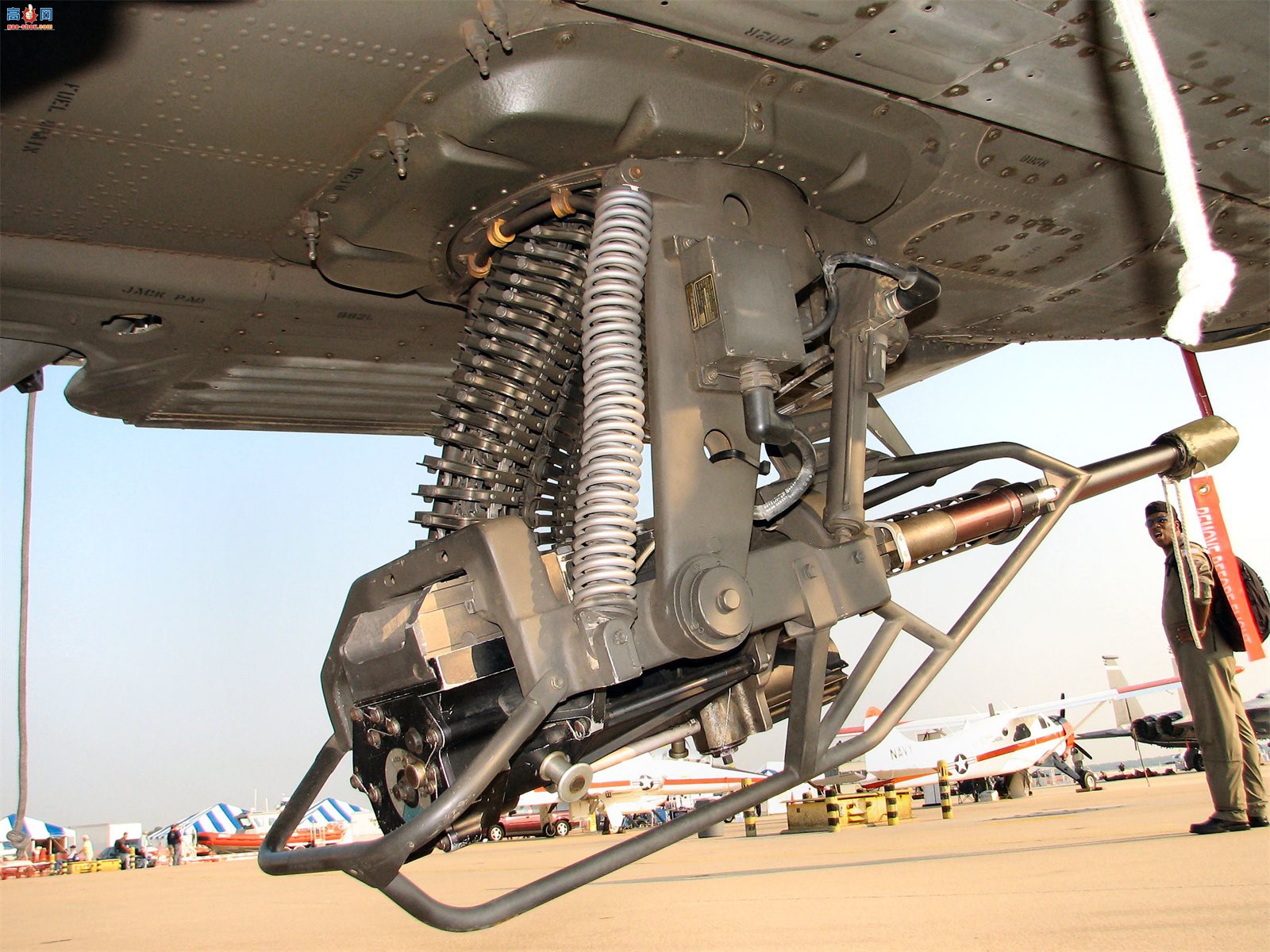  AH-64Aװֱ