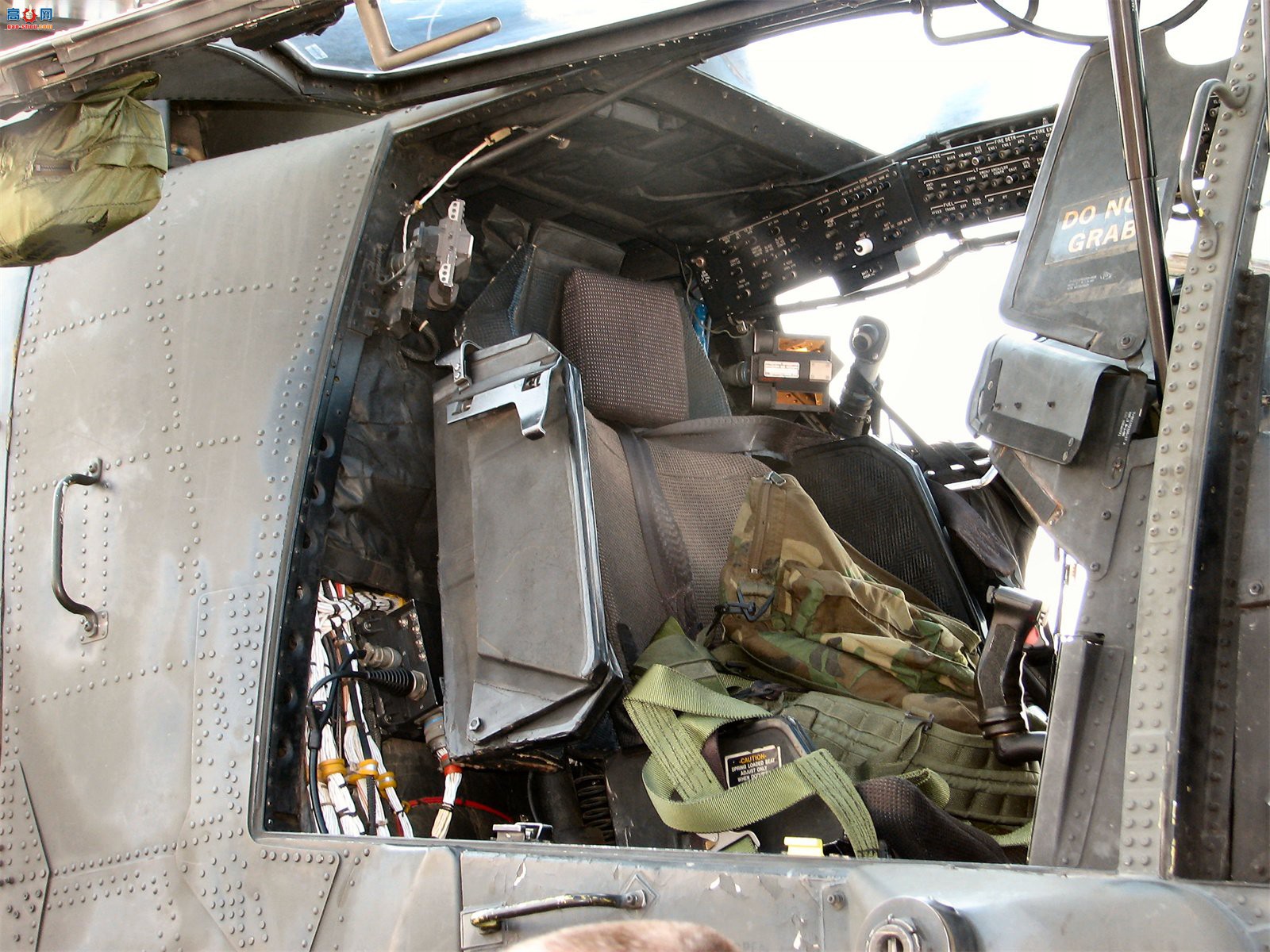  AH-64Aװֱ