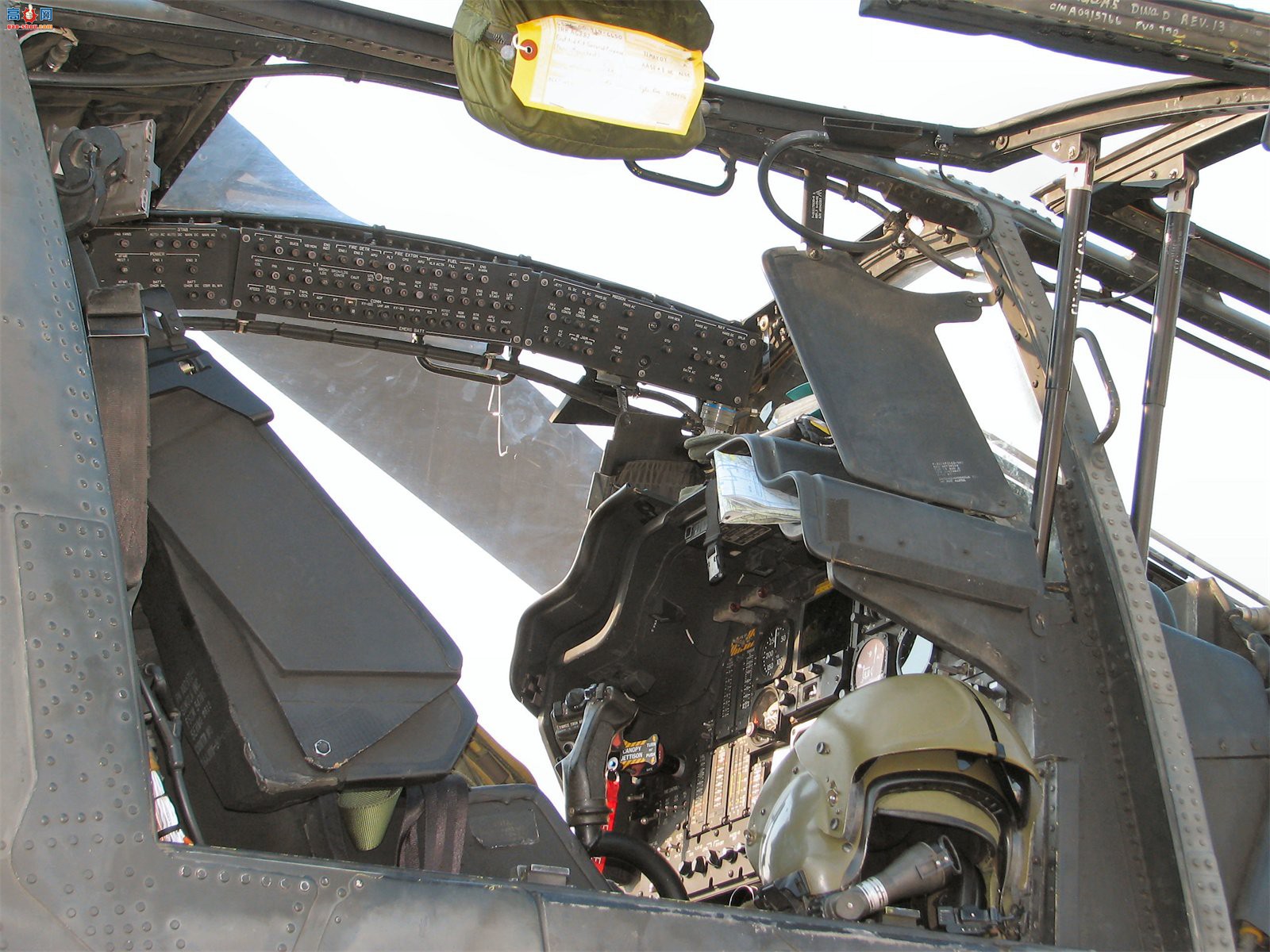  AH-64Aװֱ