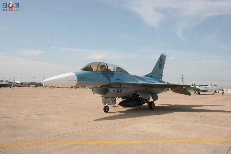  F-16B (920458)ս  ս