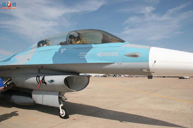  F-16B (920458)ս  ս