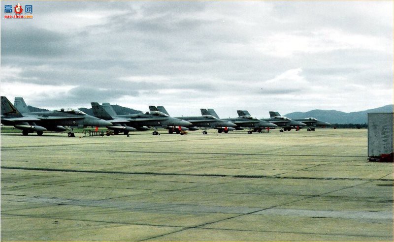  F/A-18B (A21-112)Ʒս