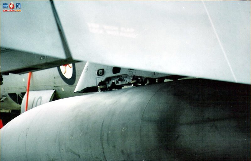  F/A-18B (A21-112)Ʒս