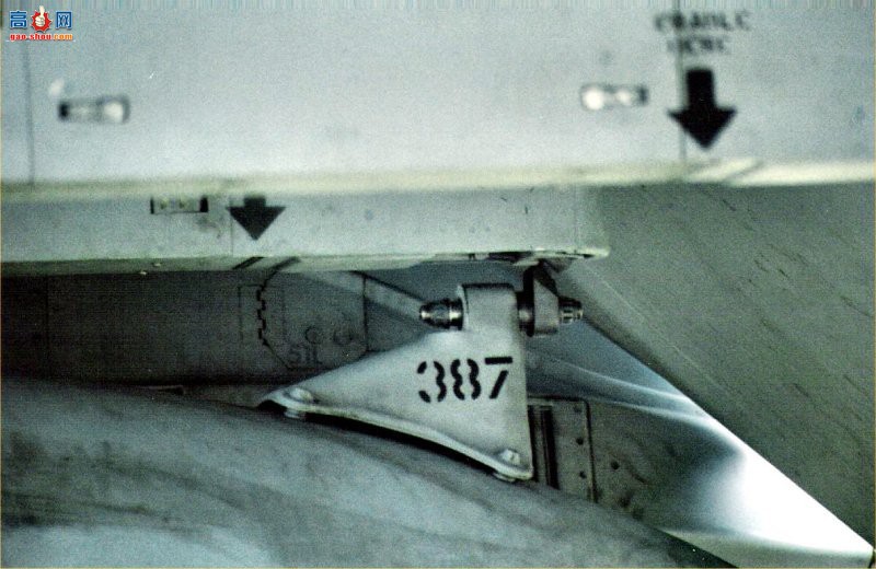  F/A-18B (A21-112)Ʒս