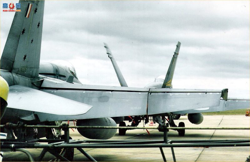  F/A-18B (A21-112)Ʒս