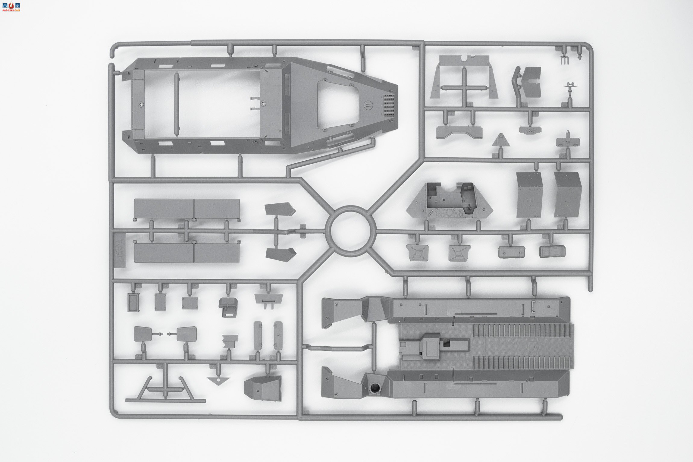 ICM Ĵ 35102 35644 Sf.Kfz.251/6 Ausf.AԱ