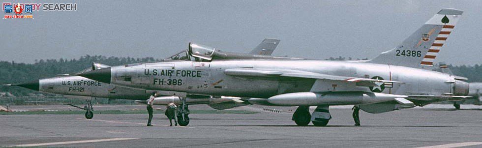 ȴ ս 02053 F-105B/D ׳