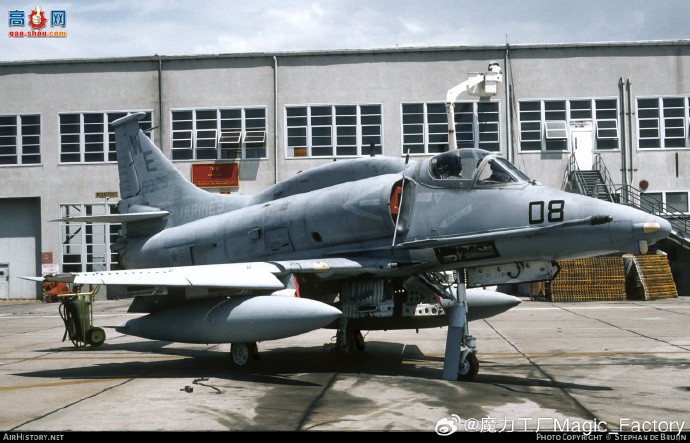 ħƷսӥ C 1/48 ͹ A-4M ӥ ʽ