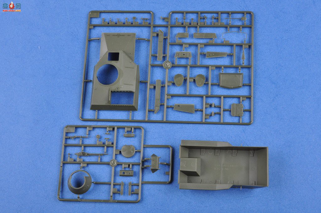 HobbyBoss ̹ 83826 ˹T-40S̹-