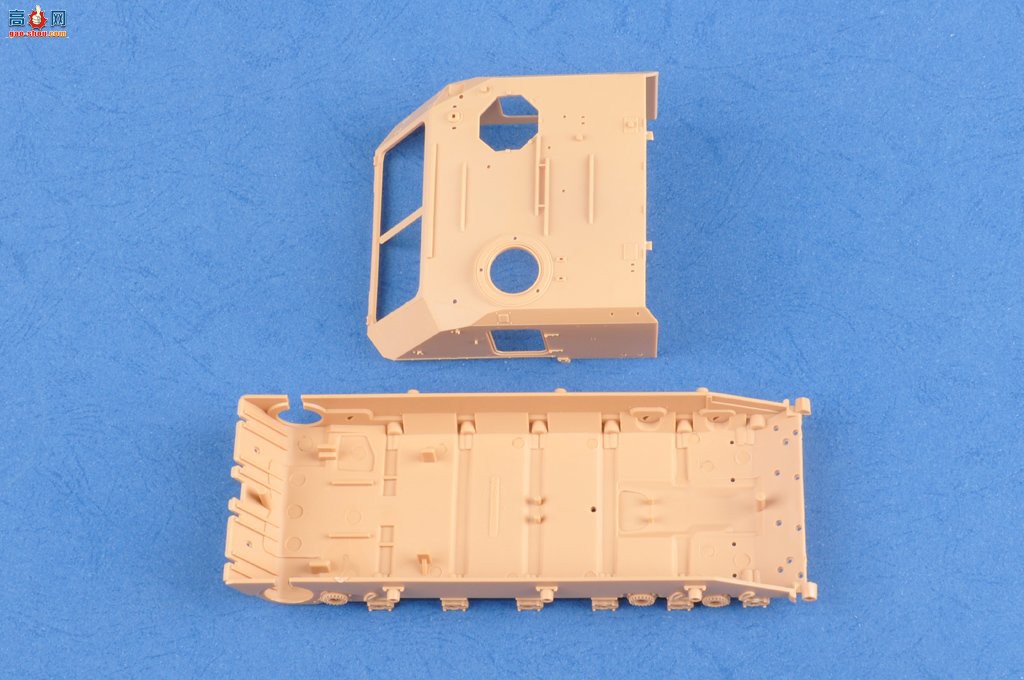 HobbyBoss ̹ 83835 GCT 155AU-F1(T-72)