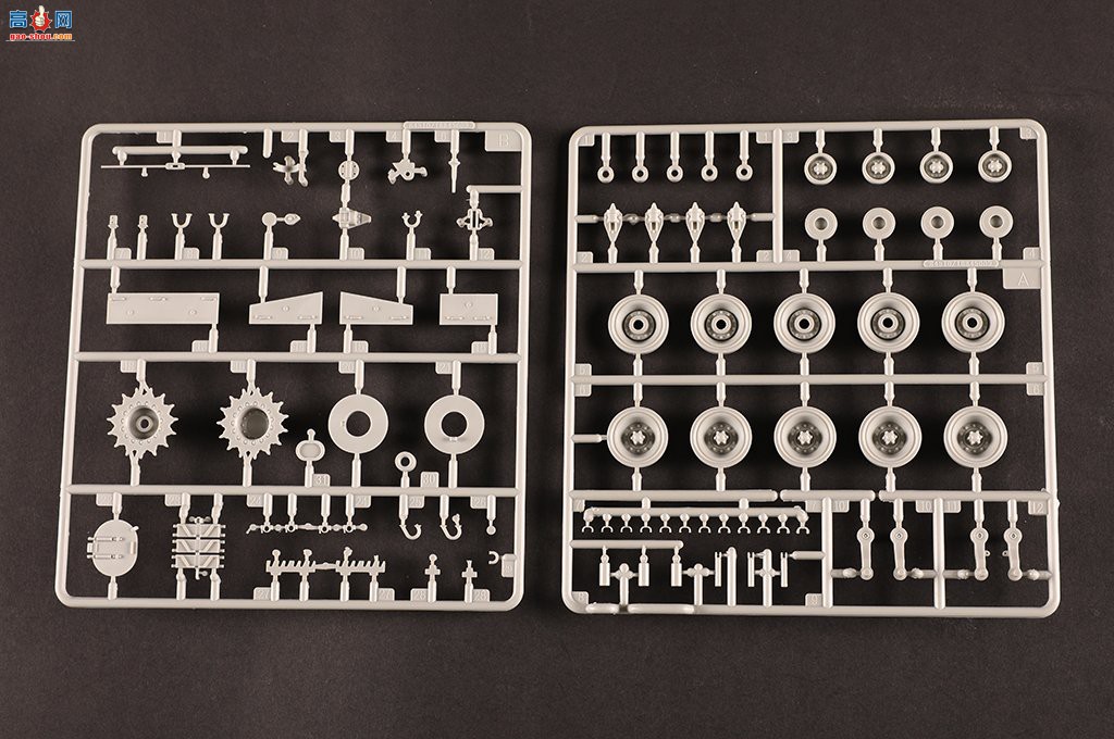 HobbyBoss ̹�� 84513 ����T34����̹��