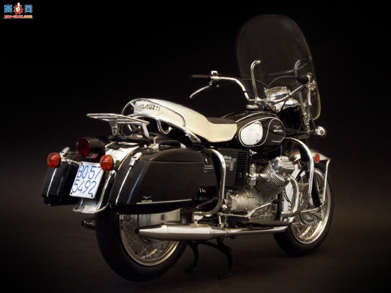  ITALERI Ħг 4513 Ħг V850 -