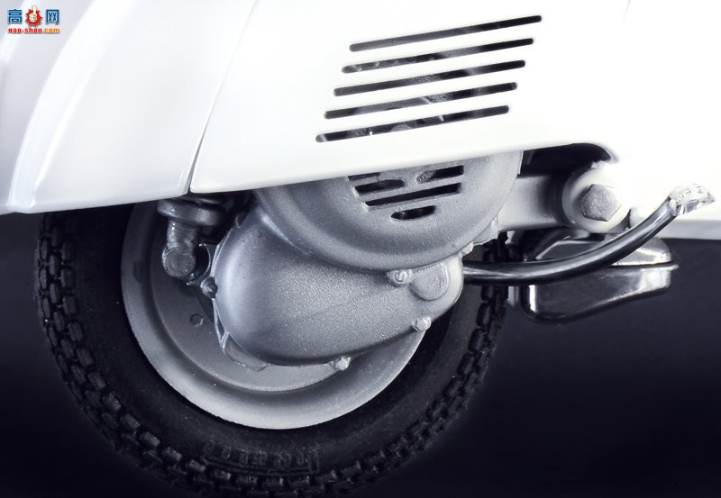  ITALERI Ħг 4633 VESPA 125 -