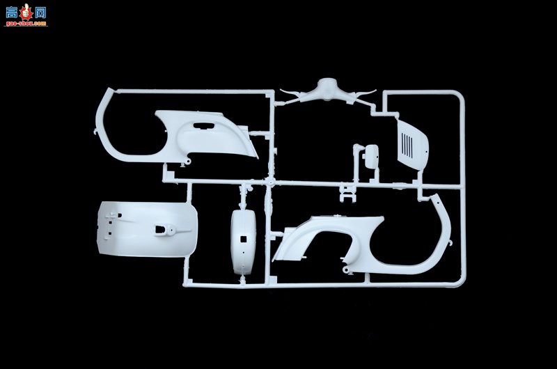  ITALERI Ħг 4633 VESPA 125 -