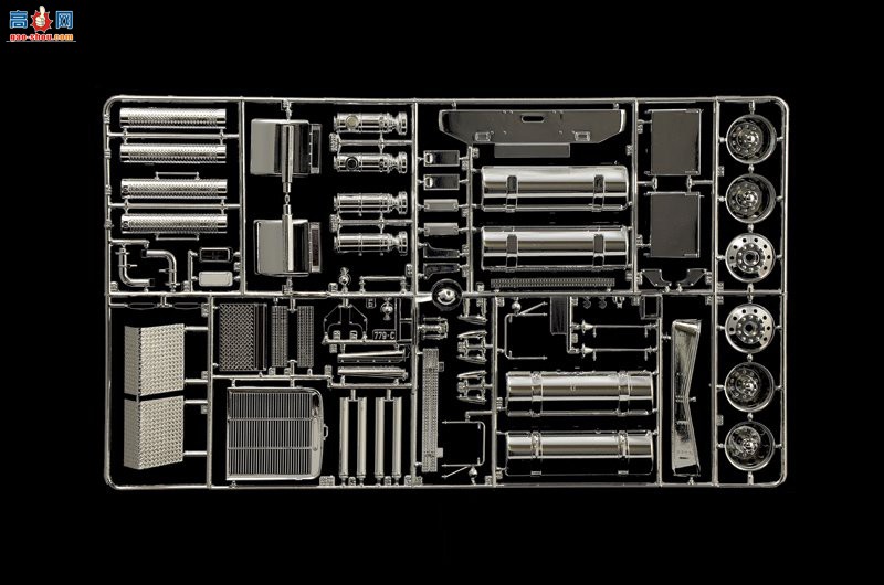  ITALERI  3783 Freightliner ж-