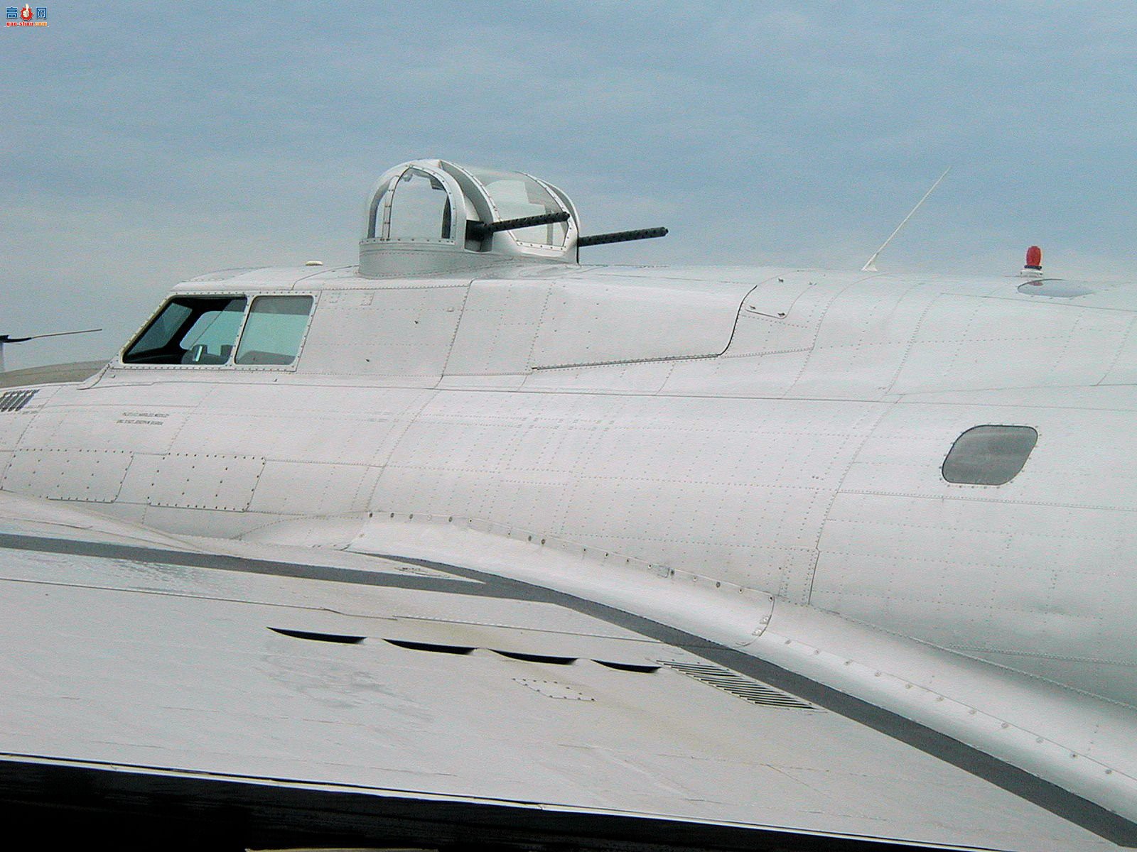  B-17G (44-85740) бݺը