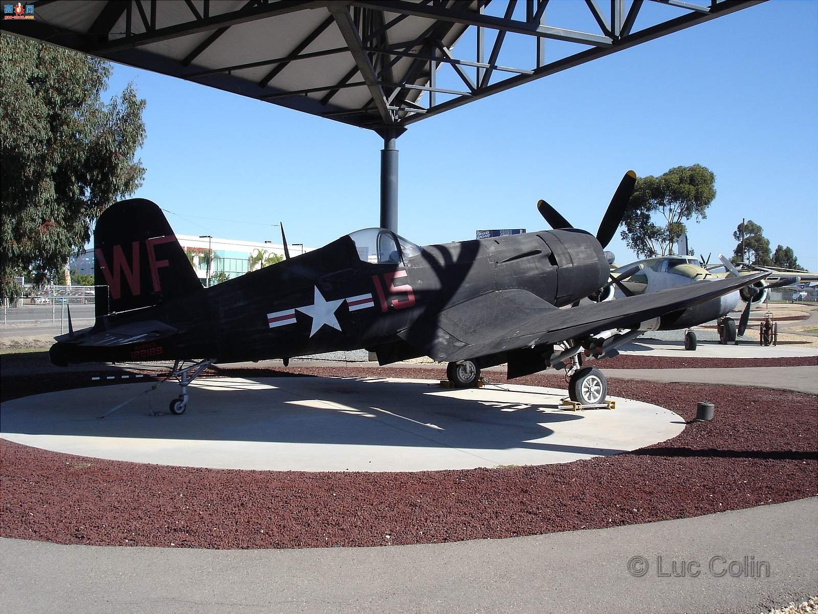  F4U-5NL (122189) 