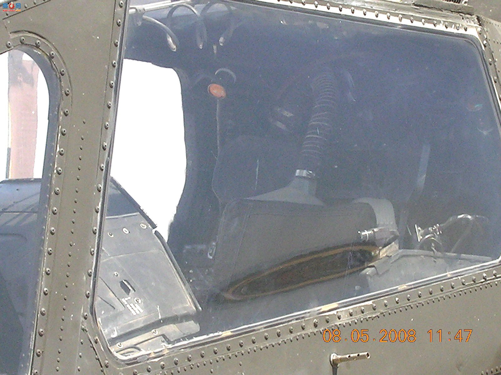  AH-1E651۾